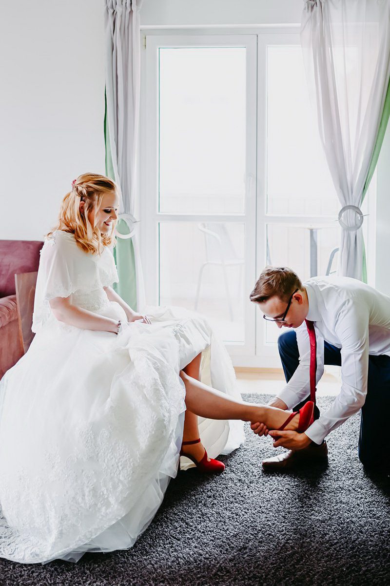 Das Getting Ready kann man wunderbar in einem der Acantus Hotelzimmer gestalten. DER Hochzeitsfotograf kennt die Location
