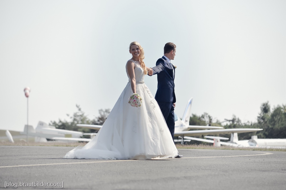 Hochzeitsfotograf Hotel Ehrenb&uuml;rg - Brautpaar am Walberla