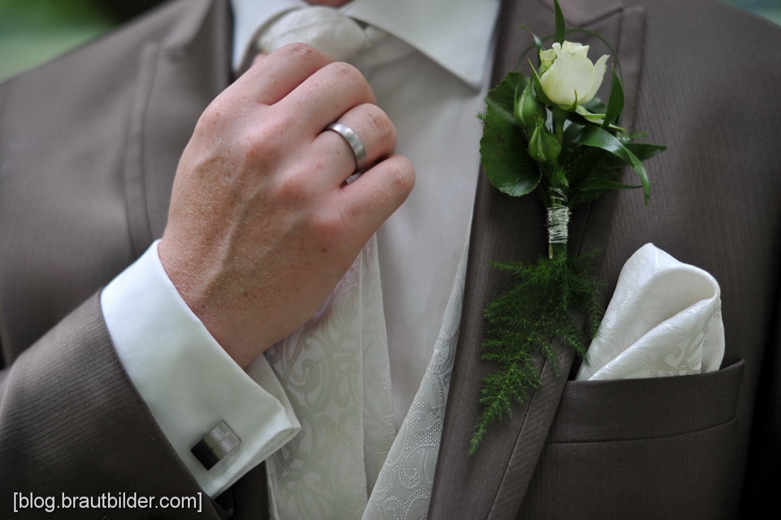 Hochzeit Schloss Seehof - Detail Ring und Anzug Hochzeit Schloss Seehof - Detail Ring und Anzug